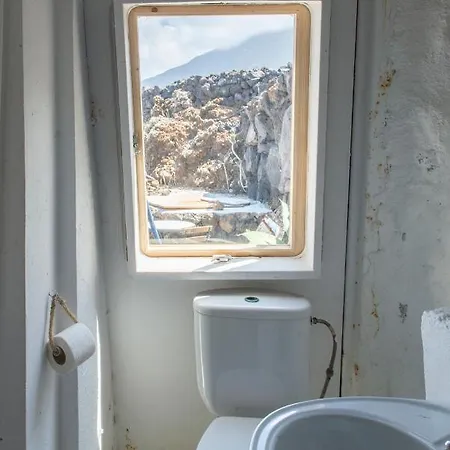 Hostal Basic En-suite Bedroom By The Sea *