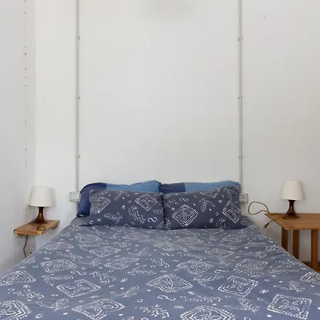 Hostal Basic En-suite Bedroom By The Sea Guinea